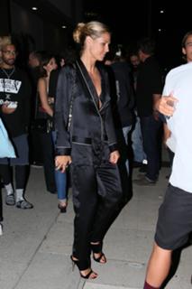 Heidi Klum feet photo thumbnail