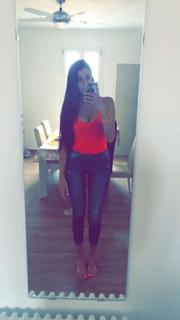 Valentina Vignali feet photo thumbnail