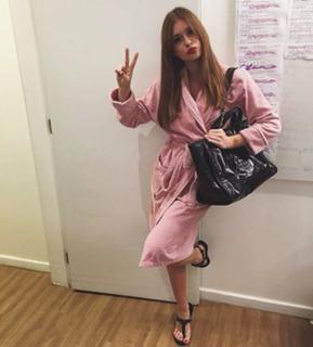 Marina Ruy Barbosa feet photo thumbnail