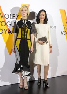 Cate Blanchett feet photo thumbnail