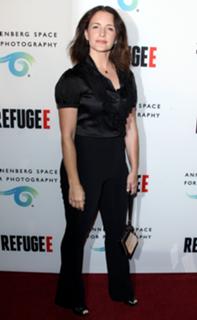 Kristin Davis feet photo thumbnail