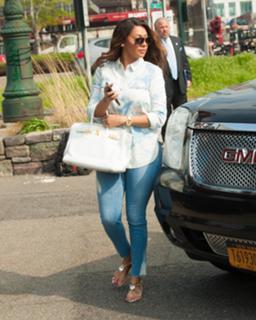 La La Anthony feet photo thumbnail