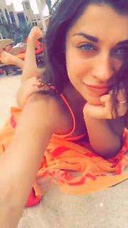 Ludovica Frasca feet photo thumbnail