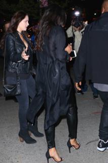 Shay Mitchell feet photo thumbnail