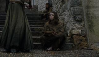 Maisie Williams feet photo thumbnail