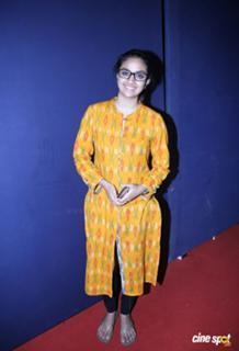 Keerthy Suresh feet photo 3