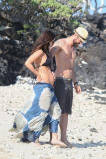 Megan Fox feet photo thumbnail