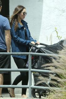 Megan Fox feet photo thumbnail