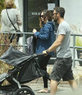 Megan Fox feet photo thumbnail