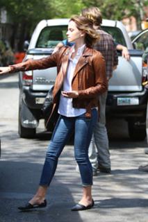 Emma Watson feet photo thumbnail