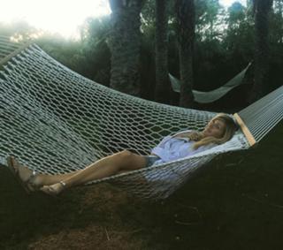 Ellie Goulding feet photo thumbnail