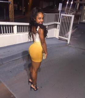 Qimmah Russo feet photo thumbnail