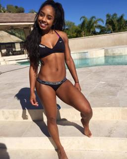 Qimmah Russo feet photo thumbnail