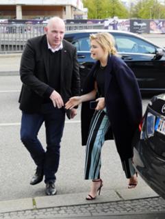 Chloë Grace Moretz feet photo thumbnail