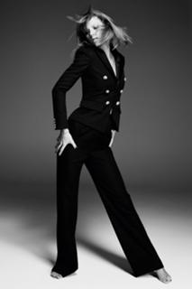 Taylor Swift feet photo thumbnail