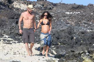 Megan Fox feet photo thumbnail
