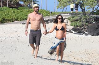 Megan Fox feet photo thumbnail
