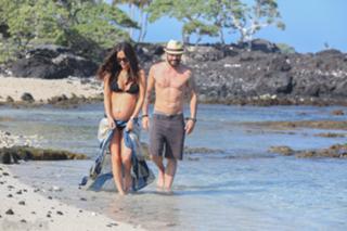 Megan Fox feet photo thumbnail