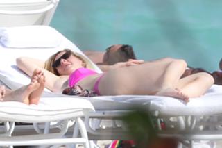 Ellie Goulding feet photo thumbnail