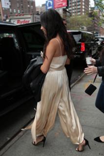 Shay Mitchell feet photo thumbnail