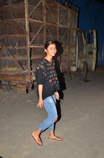 Alia Bhatt feet photo thumbnail