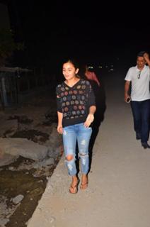 Alia Bhatt feet photo thumbnail