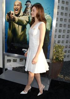 Emmy Rossum feet photo thumbnail