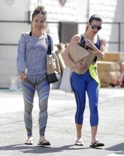 Lea Michele feet photo thumbnail