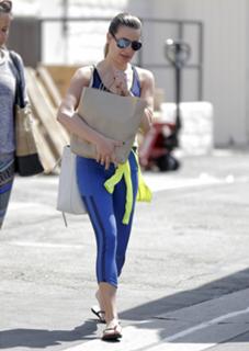 Lea Michele feet photo thumbnail