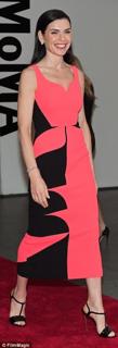 Julianna Margulies feet photo thumbnail