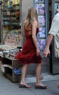 Jennifer Aniston feet photo thumbnail