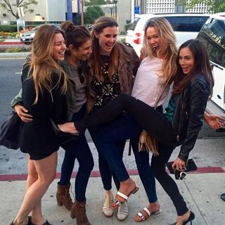 Katrina Bowden feet photo thumbnail