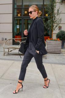 Rosie Huntington-Whiteley feet photo thumbnail