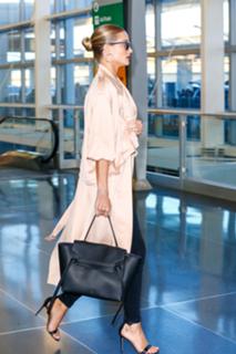 Rosie Huntington-Whiteley feet photo thumbnail