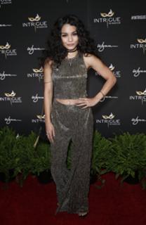 Vanessa Hudgens feet photo thumbnail