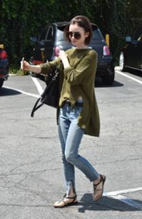 Lily Collins feet photo thumbnail