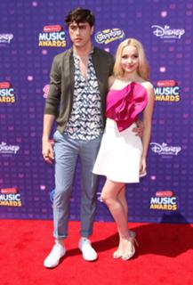 Dove Cameron feet photo thumbnail