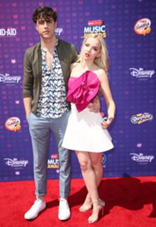 Dove Cameron feet photo thumbnail