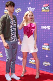 Dove Cameron feet photo thumbnail