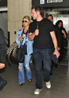 Jessica Simpson feet photo thumbnail