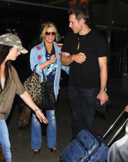 Jessica Simpson feet photo thumbnail