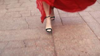 Vera Brezhneva feet photo thumbnail