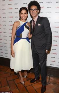 Freida Pinto feet photo thumbnail
