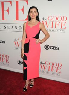 Julianna Margulies feet photo thumbnail