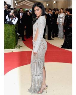 Kylie Jenner feet photo thumbnail