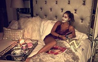 Adrienne Houghton feet photo thumbnail