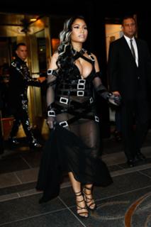 Nicki Minaj feet photo thumbnail