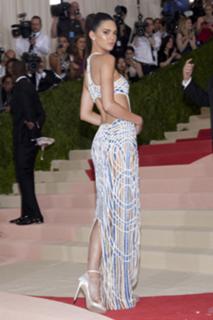 Kendall Jenner feet photo thumbnail
