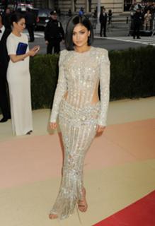 Kylie Jenner feet photo thumbnail