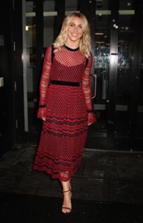 Julianne Hough feet photo thumbnail